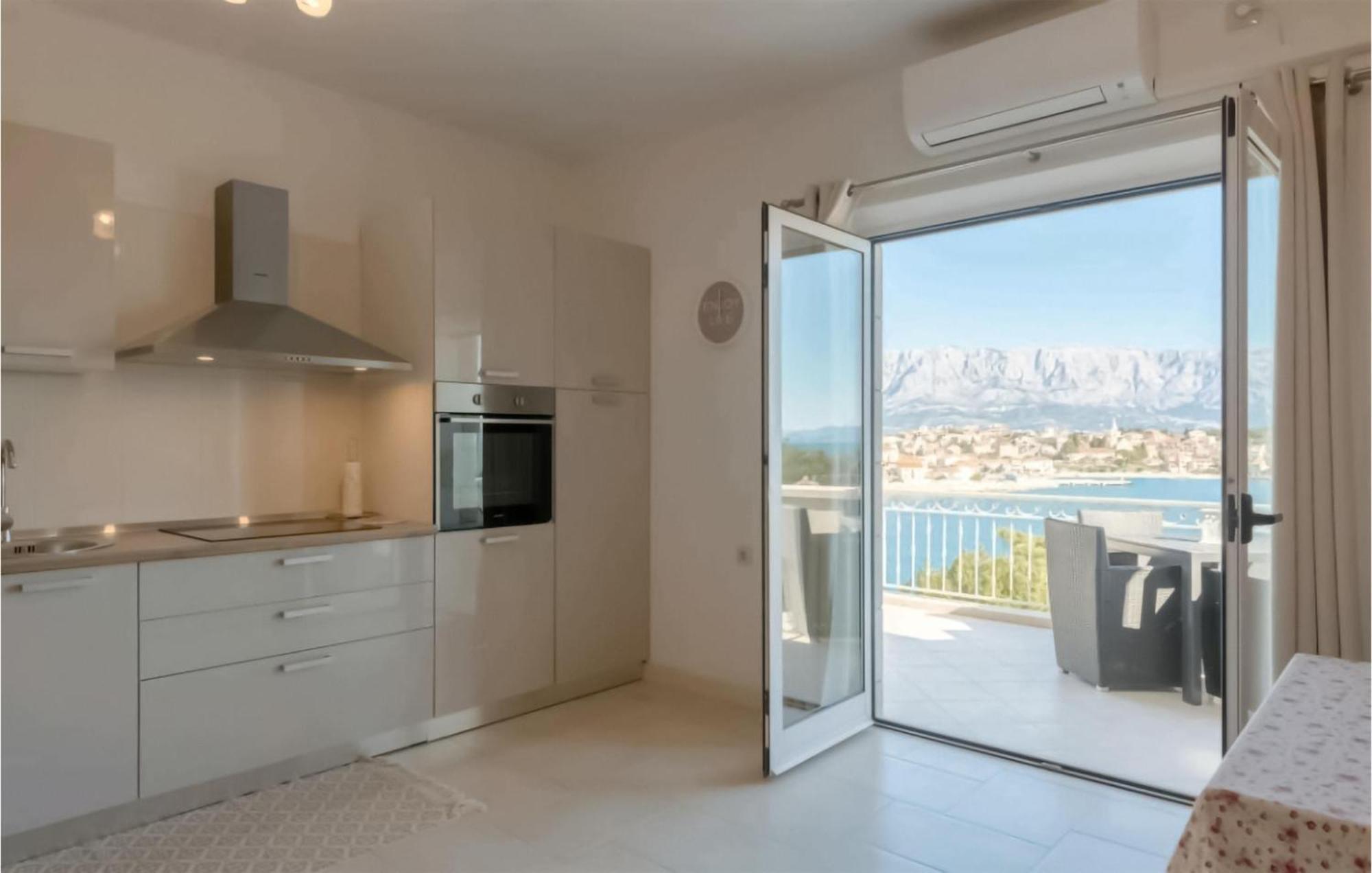 Amazing Apartment In Selca With Wifi Экстерьер фото